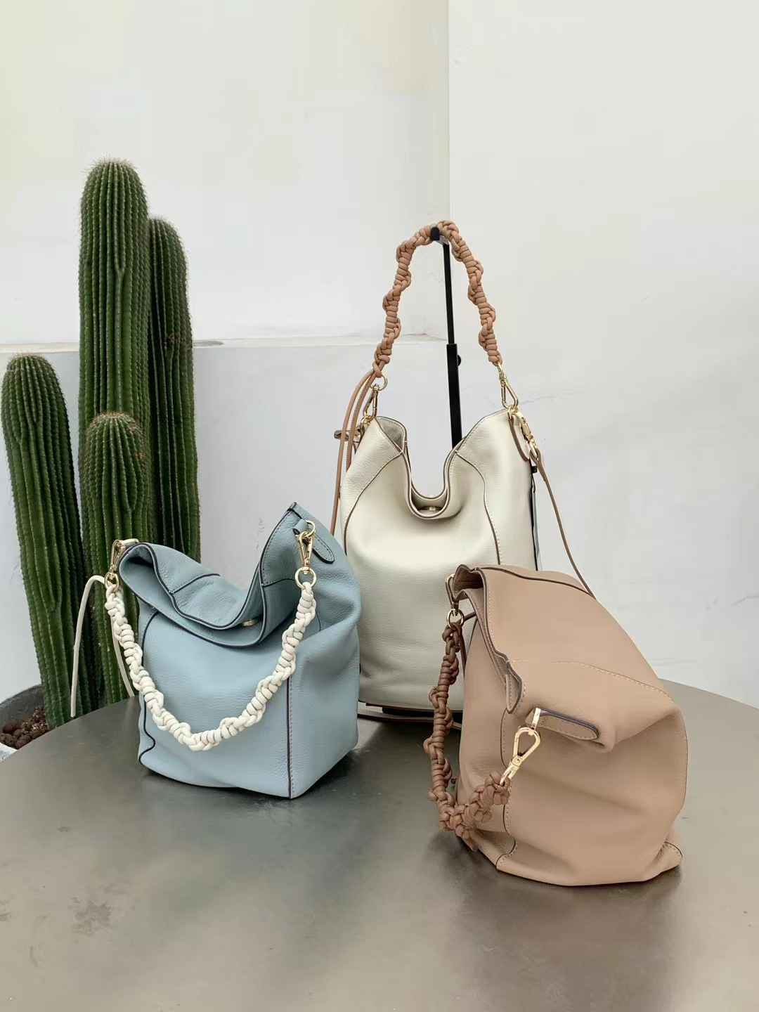 Soft hobo bags with weave handles